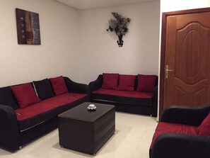 Comfort Apartment, 2 Bedrooms | Living room | 32-inch flat-screen TV with satellite channels, TV - Imarati Appart 1 (Tangier)