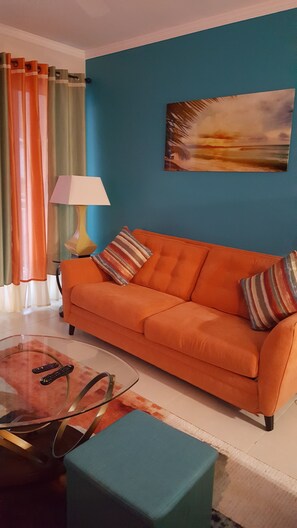 케이블 채널 시청이 가능한 50인치 평면 TV, TV