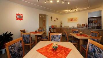 Daily buffet breakfast (EUR 9 per person)