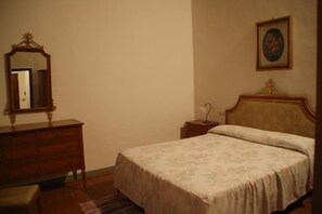 4 bedrooms, individually decorated, individually furnished, desk