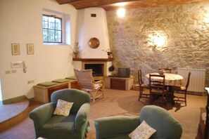 Villa, 4 Bedrooms, Non Smoking | Living area
