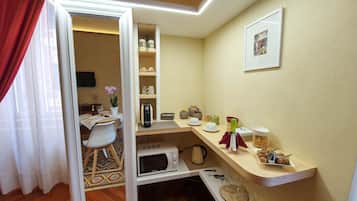 Deluxe Double or Twin Room | Minibar