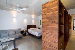 Suite Deluxe, 1 cama Queen size, para no fumadores | Sábanas de algodón egipcio, ropa de cama de alta calidad y escritorio 