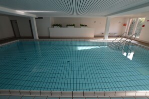 Inomhuspool och uppvärmd pool