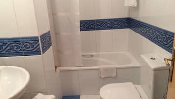 Artículos de higiene personal gratuitos, bidé y toallas