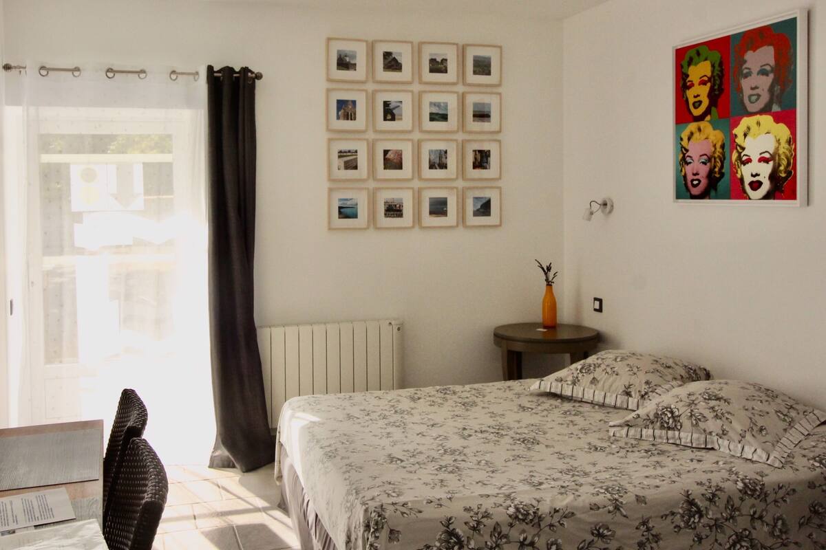 Habitación doble Premium, con acceso para personas discapacitadas | Ropa de cama de alta calidad y decoración personalizada