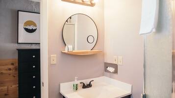 Chuveiro/banheira combinados, produtos de toalete biodegradáveis