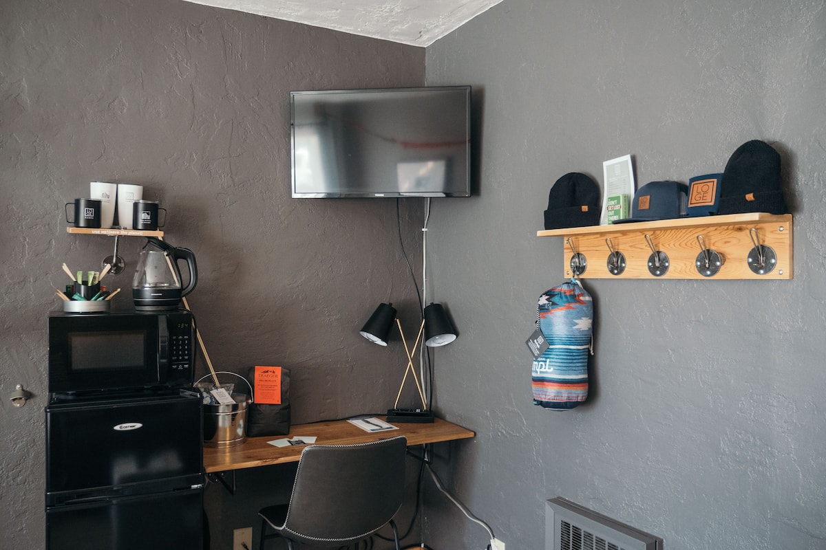 1 bedroom, desk, laptop workspace, blackout curtains