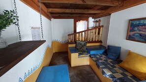 Basic Double Room | In-room safe, free WiFi, bed sheets - Tower Bridge Hostel (Puerto Escondido)