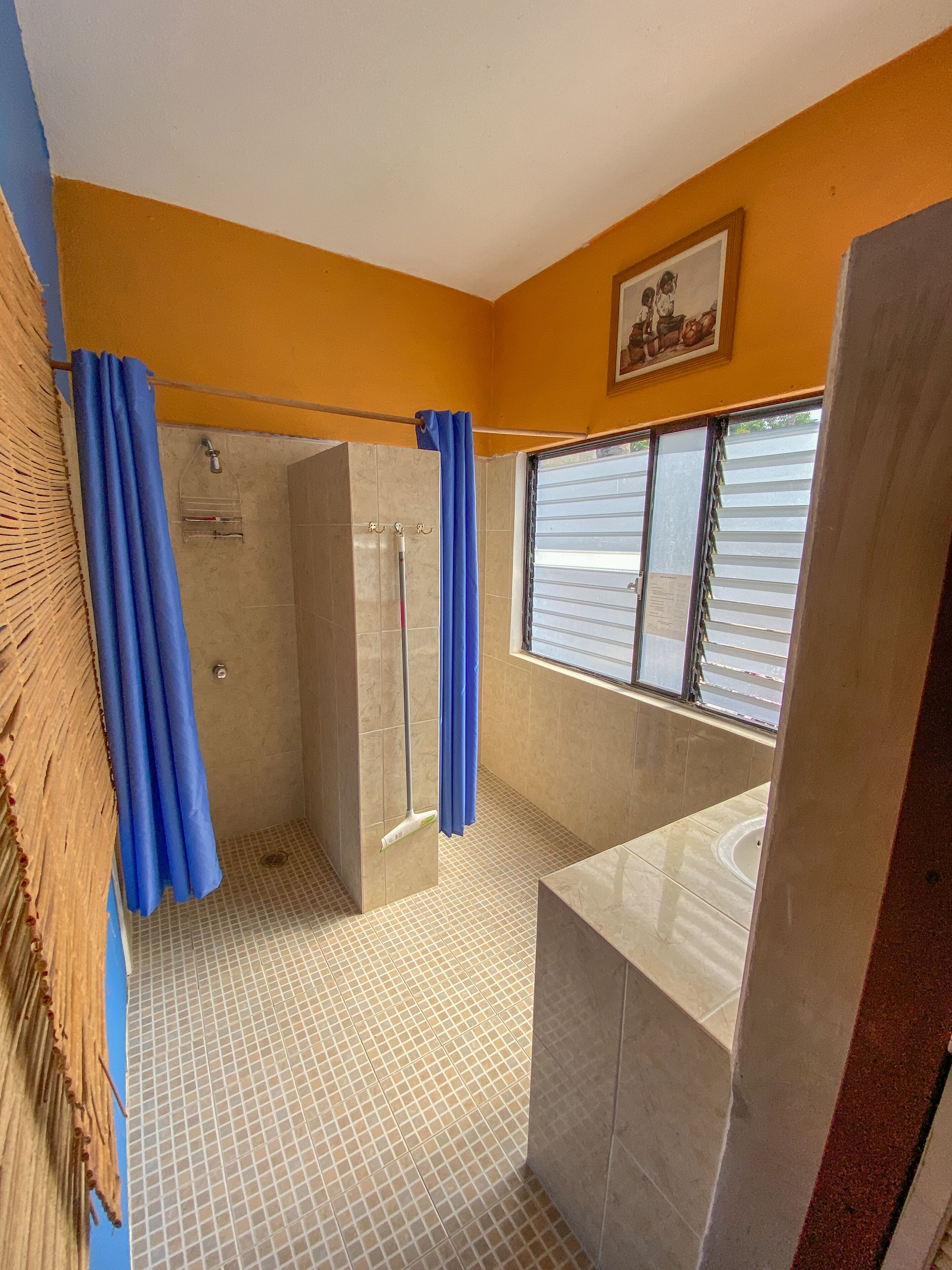 Photo - Tower Bridge Hostel