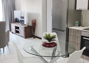 Comfort Condo, Multiple Beds, Non Smoking, Garden View | In-room dining - Martinone's (Sandton)