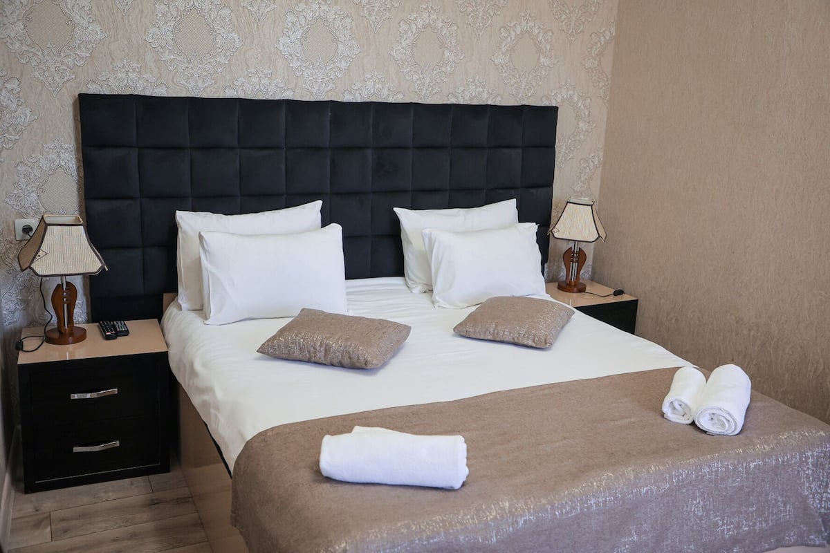 Classic Suite, 1 Bedroom | 1 bedroom, desk, blackout curtains, soundproofing