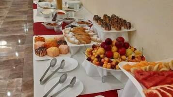Free daily continental breakfast