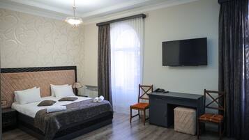 Suite, 2 Bedrooms | Desk, blackout curtains, soundproofing, iron/ironing board