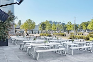 Terrace/patio - Hotel München-Olympiapark (Munich)
