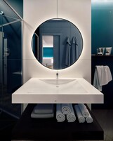 Deluxe Double Room, City View | Bathroom | Shower, free toiletries, hair dryer, bidet