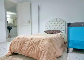 Standard-Apartment, 2 Schlafzimmer, Nichtraucher | 3 Schlafzimmer, Schreibtisch, schallisolierte Zimmer