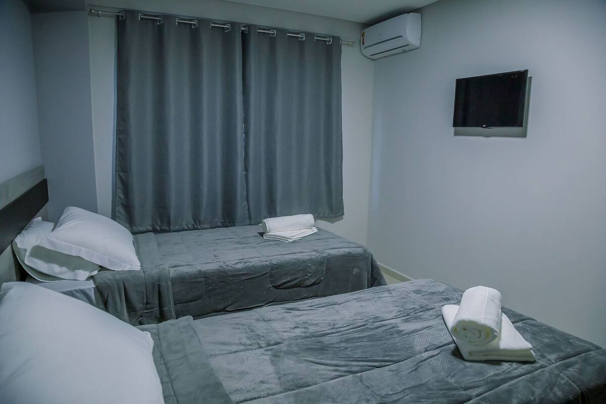 Minibar, coffres-forts dans les chambres, rideaux occultants