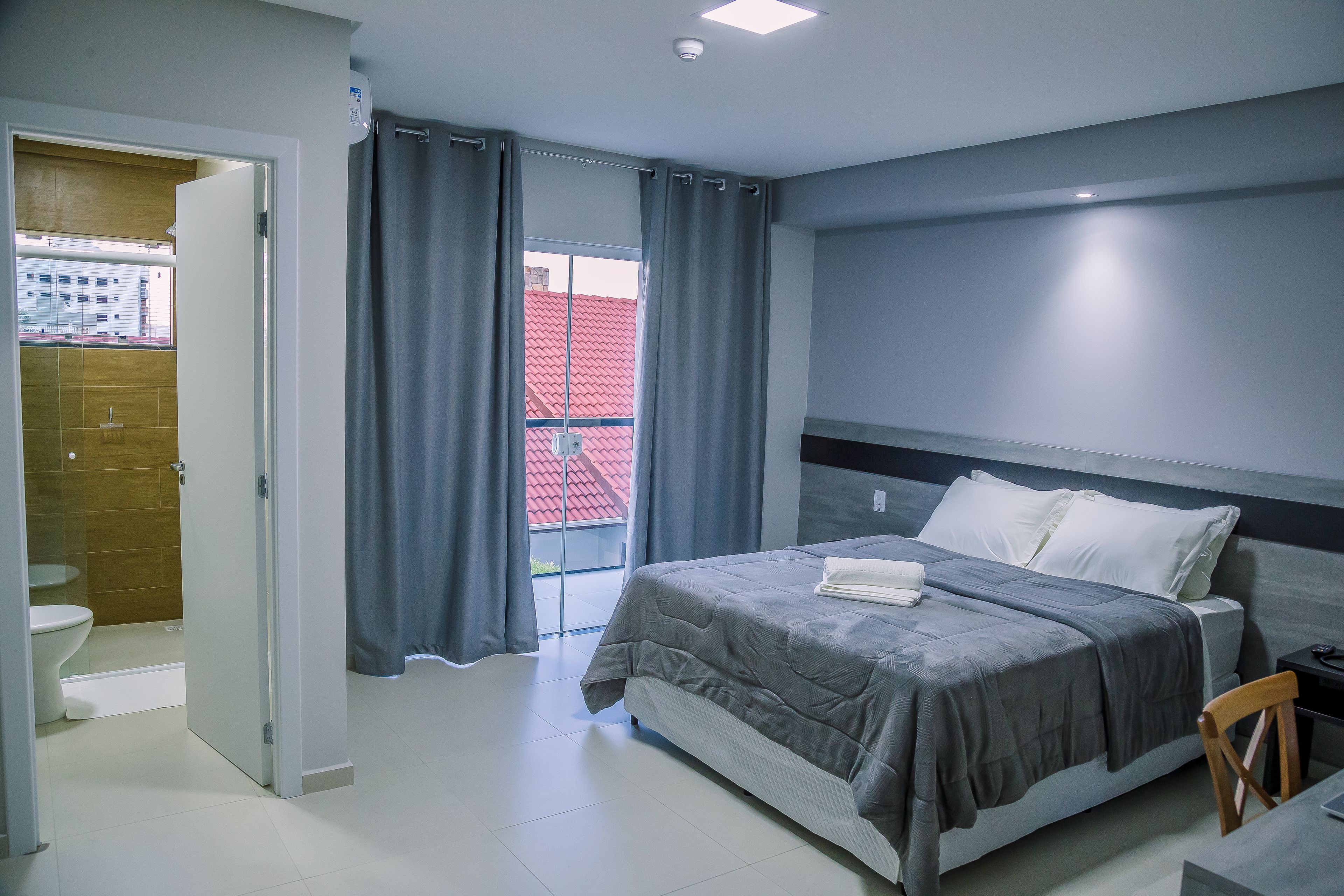 executive double or twin room | minibar, in-room safe, blackout curtains, soundproofing