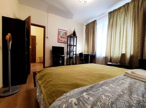 1 bedroom, desk, iron/ironing board, free WiFi