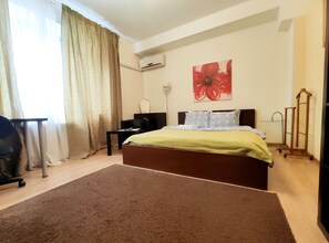 1 bedroom, desk, iron/ironing board, free WiFi