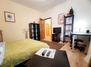 1 bedroom, desk, iron/ironing board, free WiFi