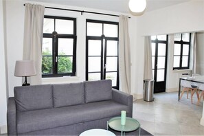 Apartment, 1 Queen-Bett und Schlafsofa, Nichtraucher | 1 Schlafzimmer, kostenloses WLAN, Bettwäsche