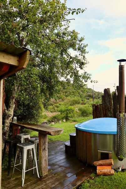 Cozy Cottage w/ Wood Fired Hot Tub. Pet Friendly.