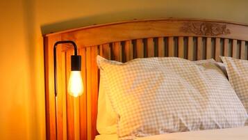 3 bedrooms, iron/ironing board, bed sheets