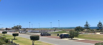 Welcome to Bay Dreamer, Unit 8 Seafront Estate, located within a stunning complex right i