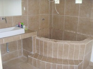 Shower, towels