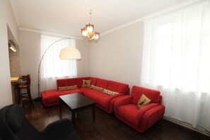 Apartment, Mehrere Betten, Nichtraucher | 2 Schlafzimmer, Schreibtisch, Bügeleisen/Bügelbrett, Zustellbetten