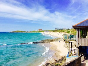 On the beach - LAST MINUTE AVAILABILITY!! Holiday Home In Cornwall - Fistral View Holiday Home (Newquay)