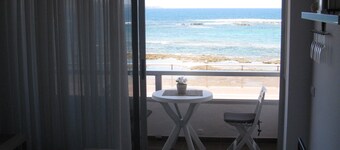 Apartment on the beach. Direct views of the sea. New.