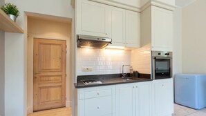 Apartment, 1 Queen Bed, Non Smoking | WiFi (free), bed sheets - Zurenbourg Charming 45 (Antwerp)