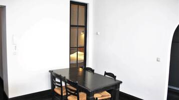 1 chambre, Wi-Fi gratuit, draps fournis