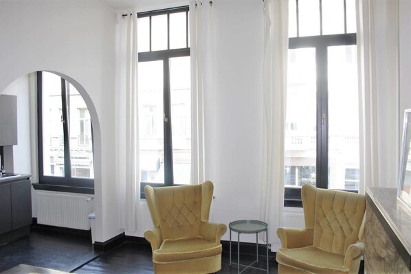 Exterior detail - Grand American 34 (Antwerp)