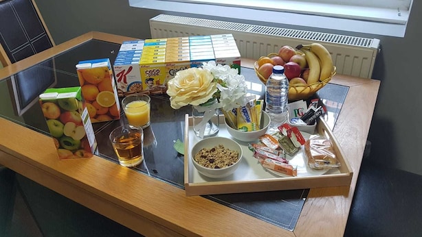 Free daily continental breakfast - The Spring Bank aparthotel (Preston)