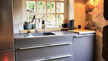 Refrigerador, horno, placa de cocina, lavavajillas