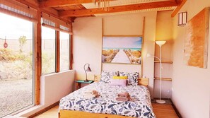1 Schlafzimmer, Schreibtisch, Bügeleisen/Bügelbrett, Reisekinderbett