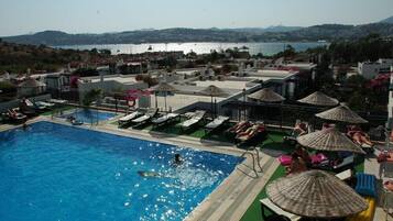 Indoor pool, outdoor pool