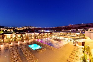 Piscina coperta, piscina all'aperto