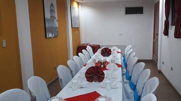 Breakfast, lunch, dinner served; local cuisine