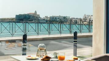 Colazione a buffet inclusa, servita tutte le mattine