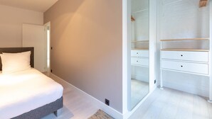 Apartment, 1 Queen Bed, Non Smoking | 1 bedroom, WiFi (free), bed sheets - Theater Square Apartments 49 (Antwerp)