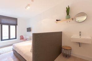 Apartamento, 1 cama Queen, para não fumantes | 1 quarto, Wi-Fi de cortesia, roupa de cama