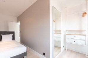 Apartment, 1 Queen Bed, Non Smoking | 1 bedroom, free WiFi, bed sheets - Theater Square Apartments 51 (Antwerp)