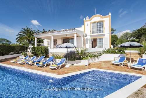 Buganvilia - Lovely 3 bedroom villa in Guia