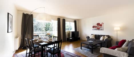 Flat-screen TV, DVD player, stereo