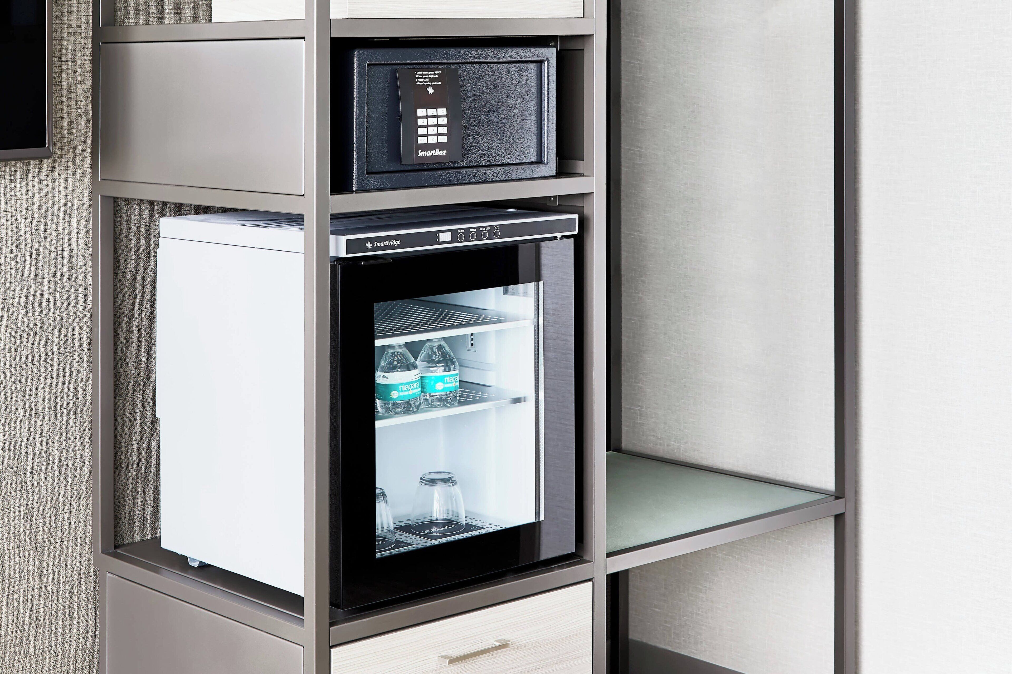 hypo-allergenic bedding, in-room safe, desk, laptop workspace